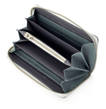 Lade das Bild in den Galerie-Viewer, Antigua Studs Ice Blue